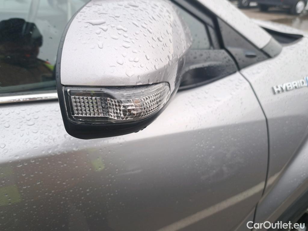  Toyota  C-HR TOYOTA  / 2016 / 5P / todoterreno 1.8 125H Advance (CX) #26