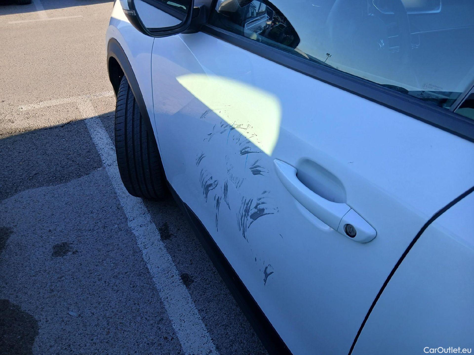  Peugeot  2008 PEUGEOT  / 2019 / 5P / todoterreno Active BlueHDI 100 S&S BVM6 #3