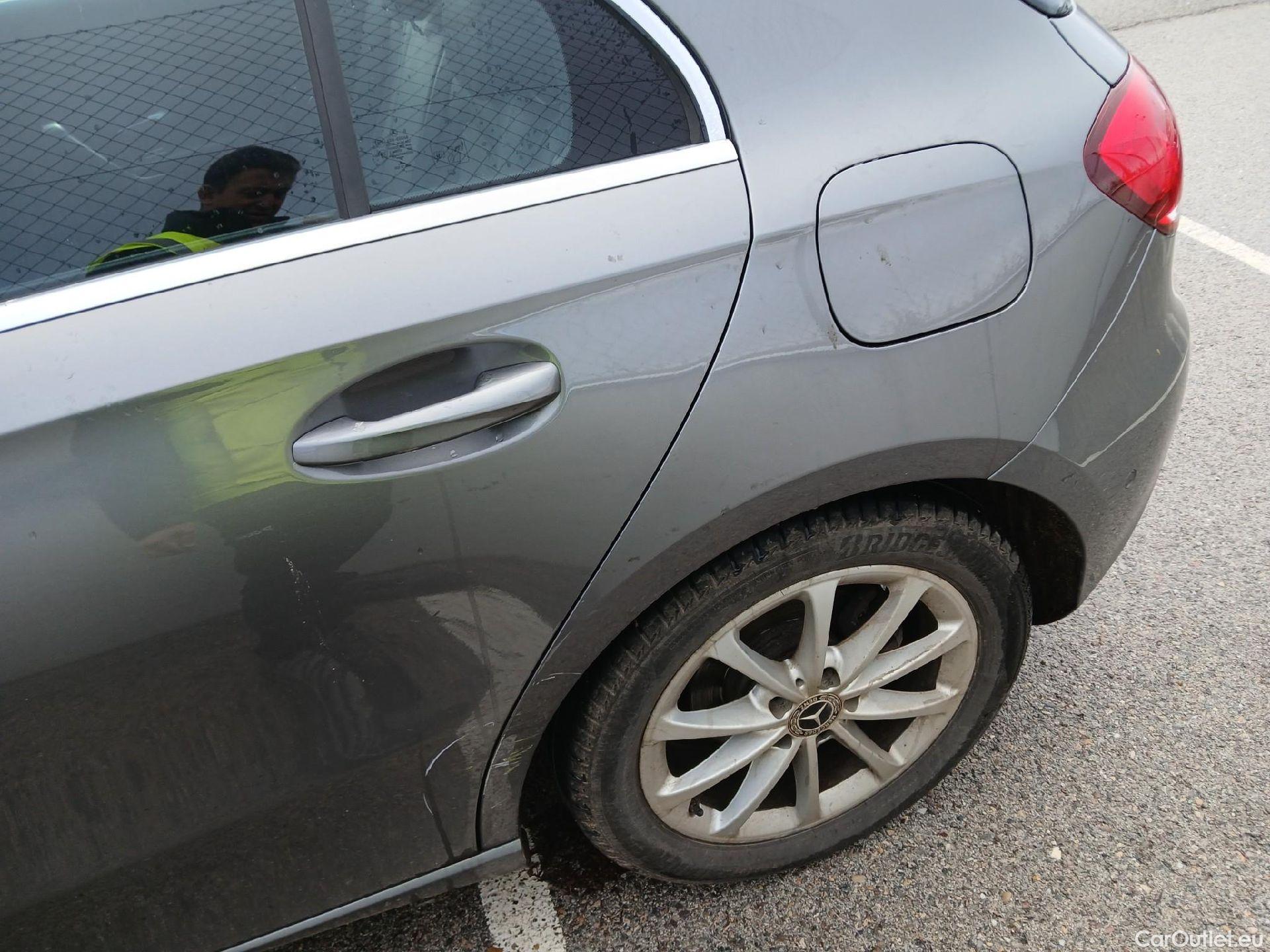  Mercedes  A-Klasse MERCEDES-BENZ Clase A / 2018 / 5P / berlina con portón A 180 d #11