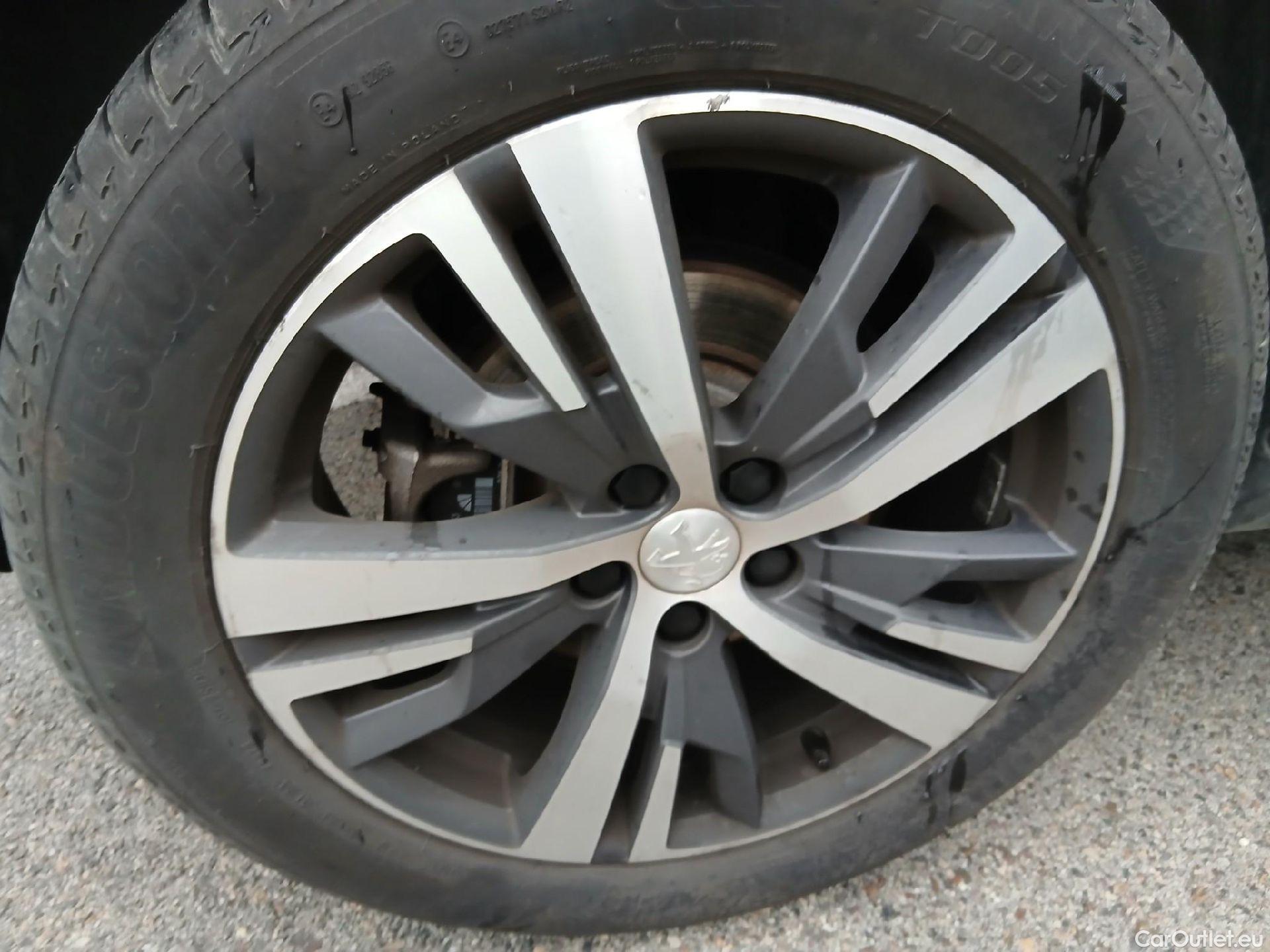  Peugeot  3008  Allure Pack 1.5 HDi 130CV AT8 E6d #21