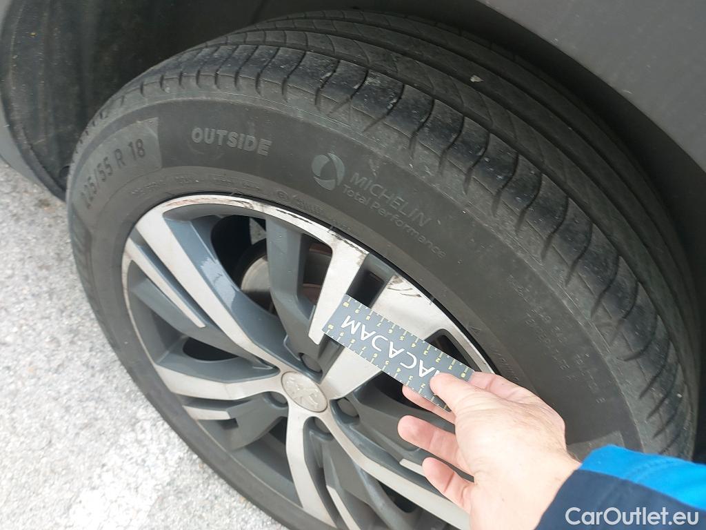  Peugeot  5008  Allure Pack 1.5 HDi 130CV AT8 7 Plazas E6d #2