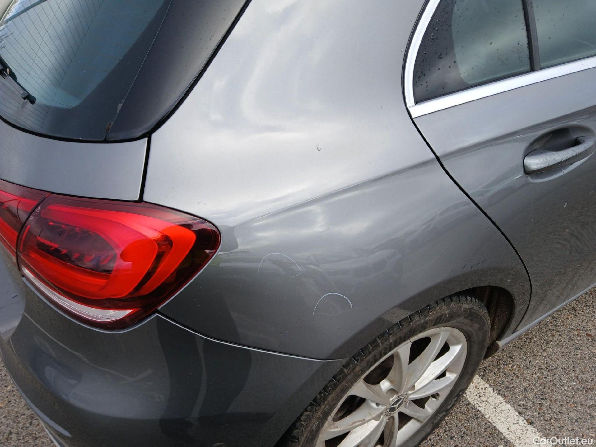  Mercedes  A-Klasse MERCEDES-BENZ Clase A / 2018 / 5P / berlina con portón A 180 d #17