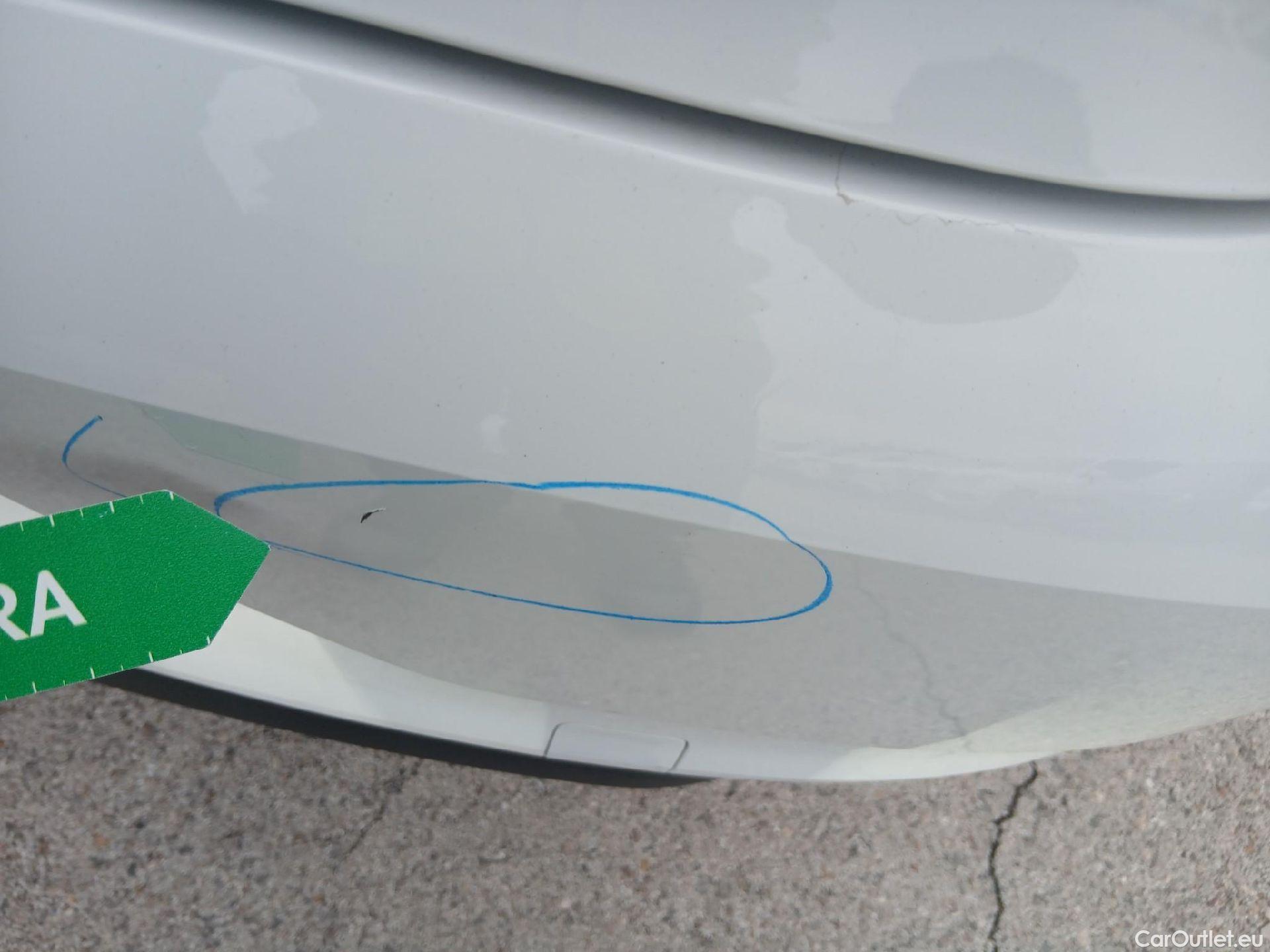  Renault  Clio RENAULT  / 2019 / 5P / berlina con portón Equilibre Blue dCi 74kW (100CV) #11