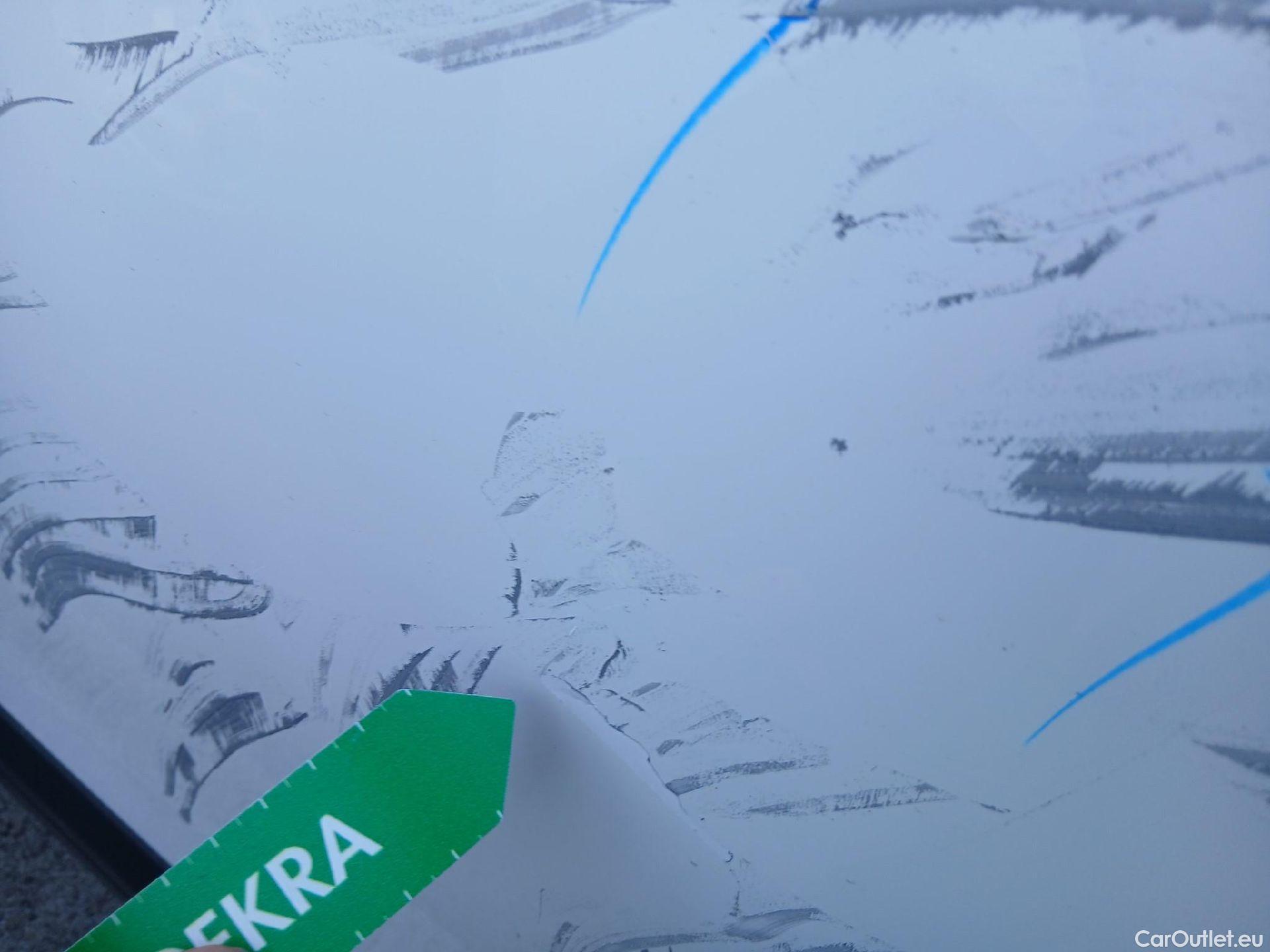  Peugeot  2008 PEUGEOT  / 2019 / 5P / todoterreno Active BlueHDI 100 S&S BVM6 #2