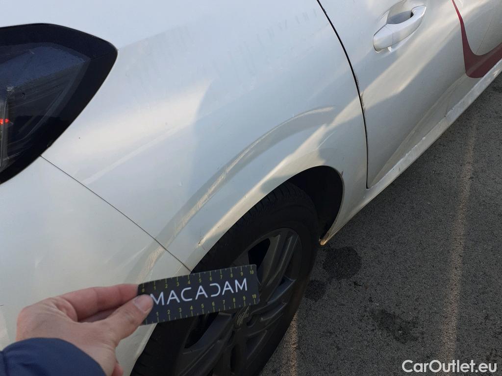  Peugeot  208 PEUGEOT  / 2019 / 5P / berlina con portón BlueHDi 73kW (100CV) Active Pack (AC) #12