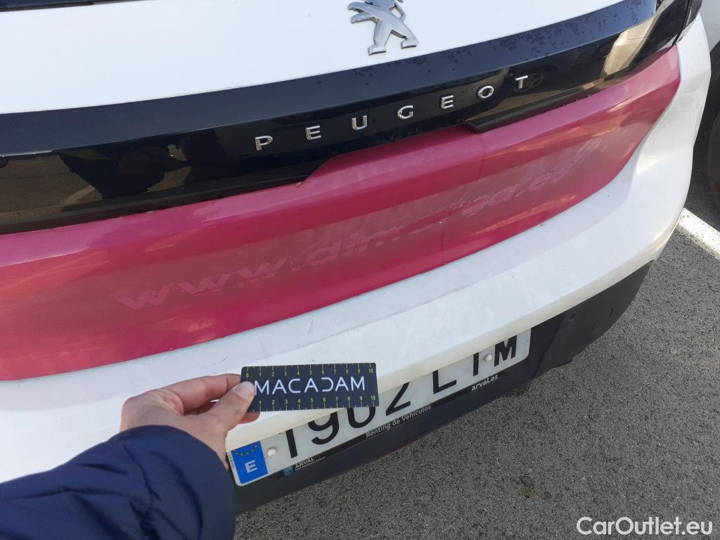  Peugeot  208 PEUGEOT  / 2019 / 5P / berlina con portón BlueHDi 73kW (100CV) Active Pack (AC) #9