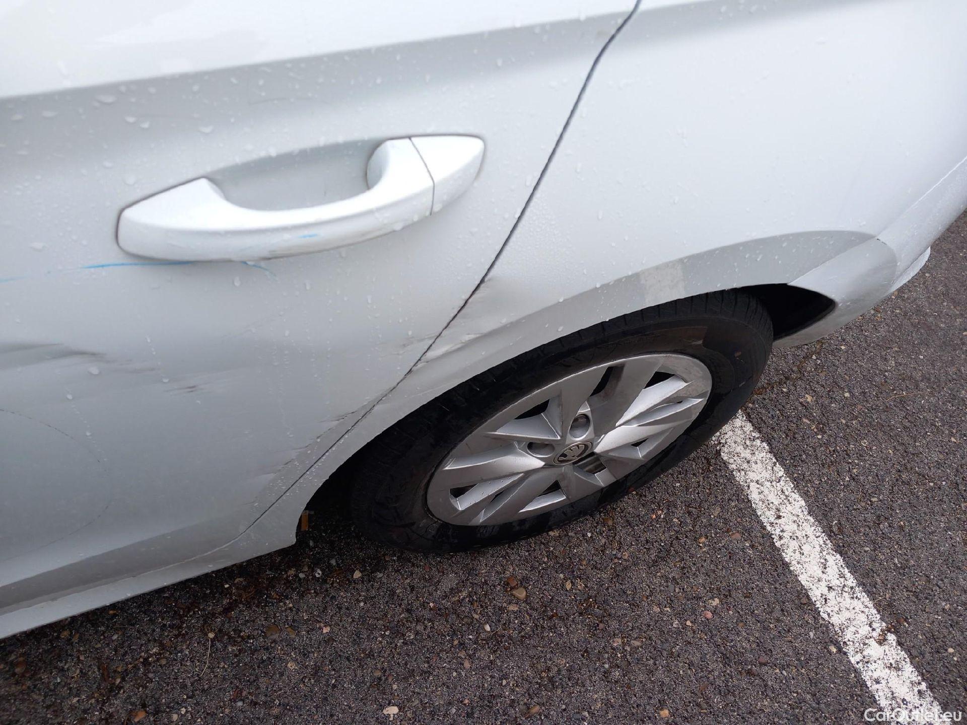  Skoda  Fabia SKODA  / 2021 / 5P / berlina con portón 1.0 TSI 70KW (95CV) Emotion (AC) #19