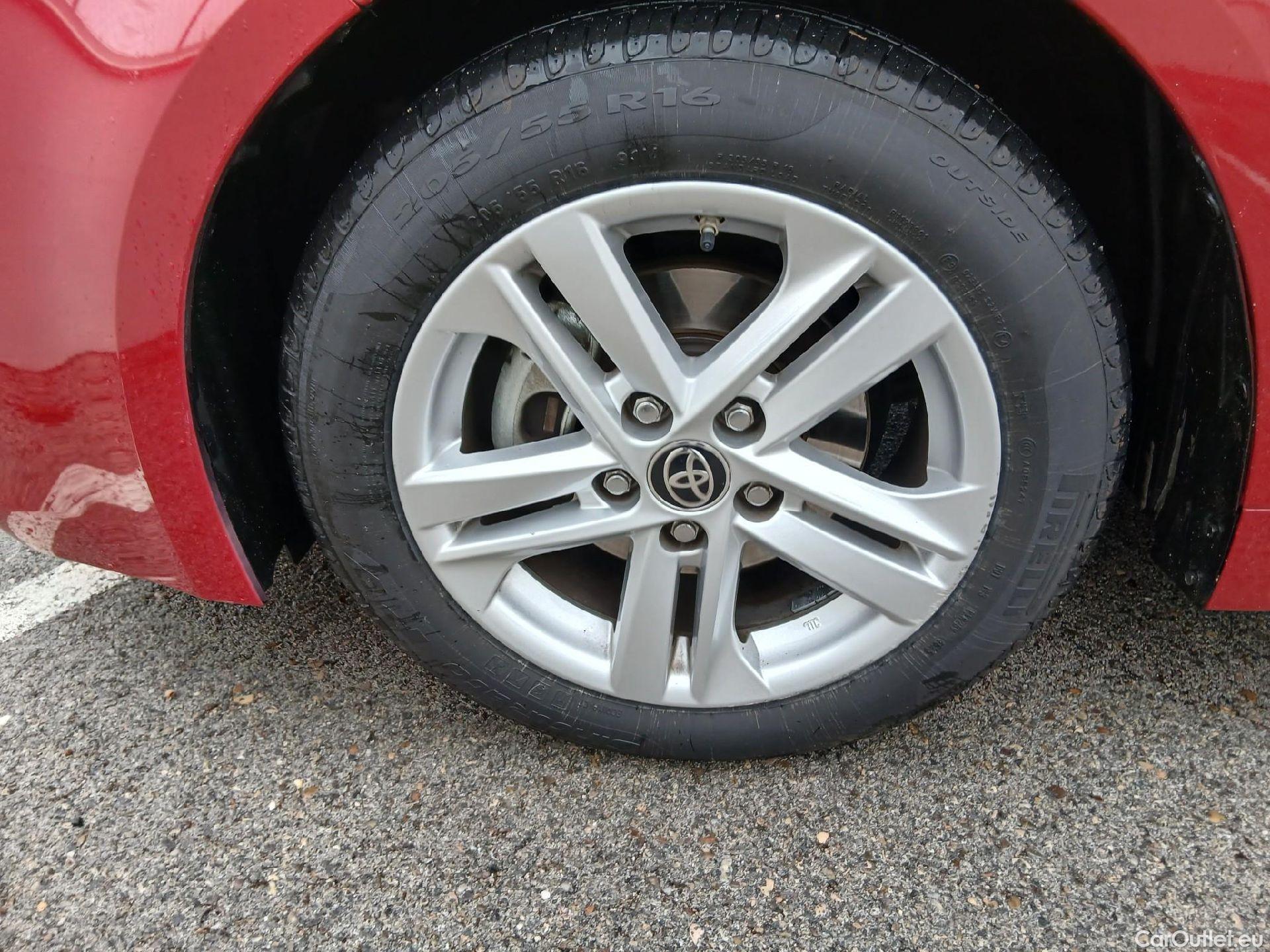  Toyota  Corolla TOYOTA  / 2019 / 5P / familiar 1.8 125H ACTIVE TECH E-CVT TOU SPORT #8