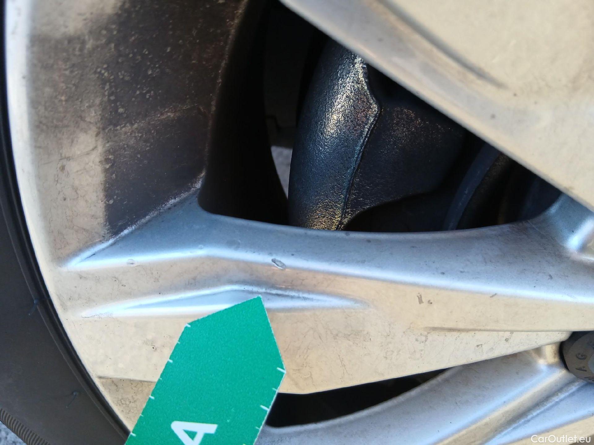  Volkswagen  T-ROC VOLKSWAGEN  / 2017 / 5P / todoterreno Advance 2.0 TDI 110kW (150CV) DSG (AC2) #9