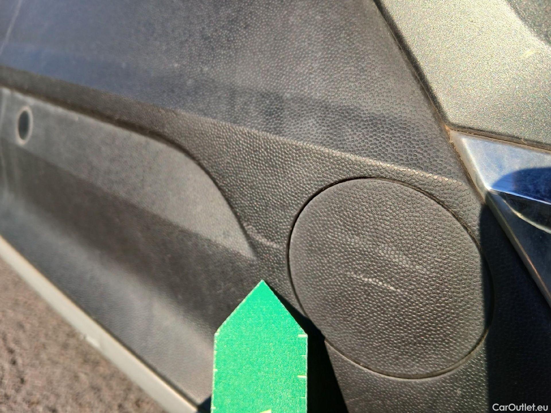  Volkswagen  T-ROC VOLKSWAGEN  / 2017 / 5P / todoterreno Advance 2.0 TDI 110kW (150CV) DSG (AC2) #13