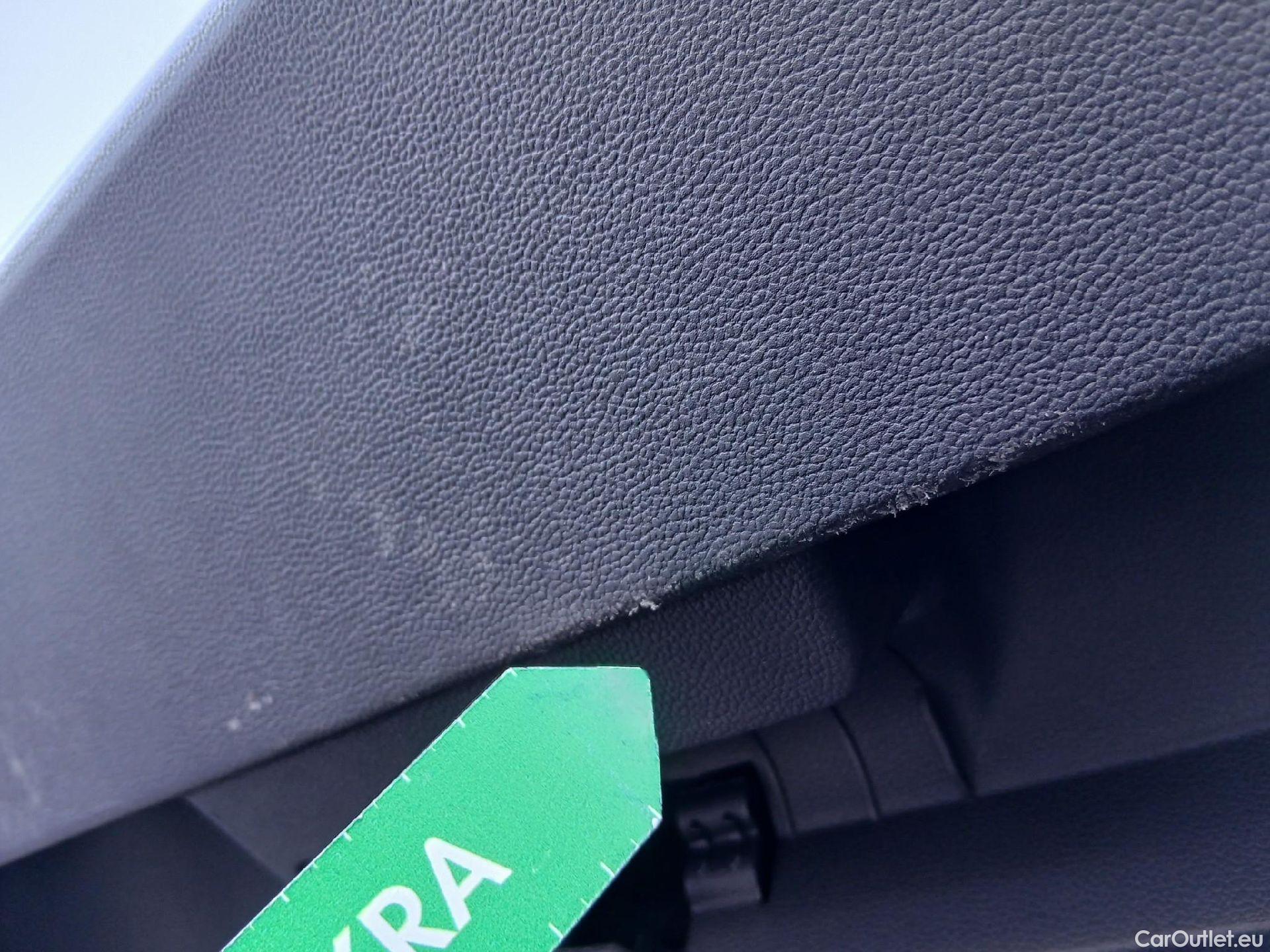  Volkswagen  Golf  VIII Berlina Life 1.0 TSI 110CV MT6 E6d #20