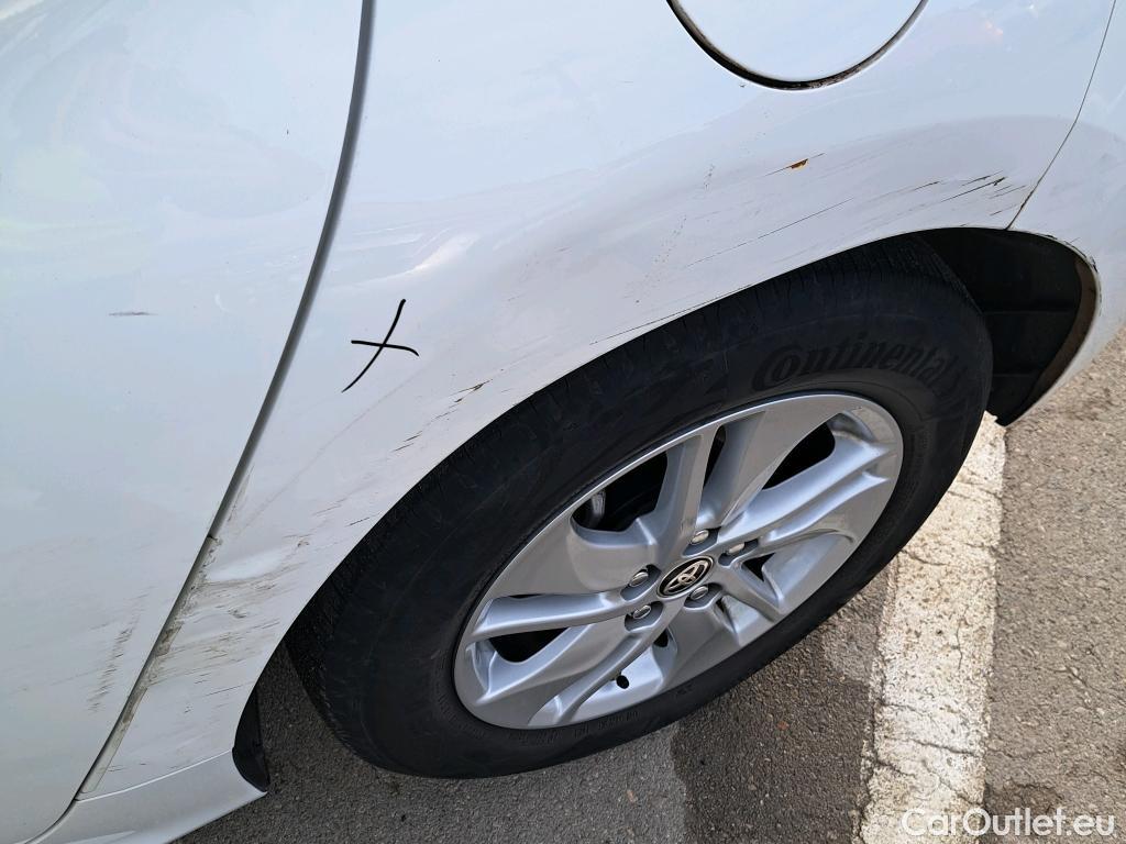  Toyota  Yaris TOYOTA  / 2020 / 5P / berlina con portón 1.5 120H Active Tech #2