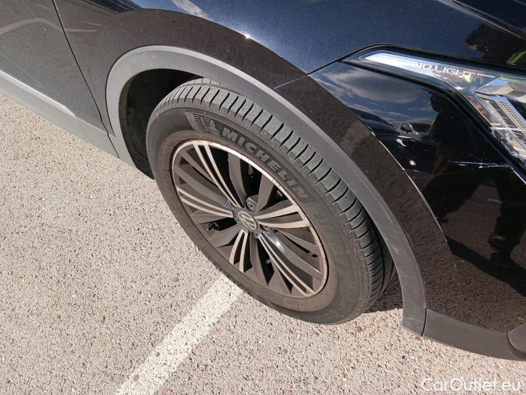  Volkswagen  Tiguan VOLKSWAGEN  / 2020 / 5P / todoterreno Life 2.0 TDI 110kW (150CV) DSG (AC2) #28