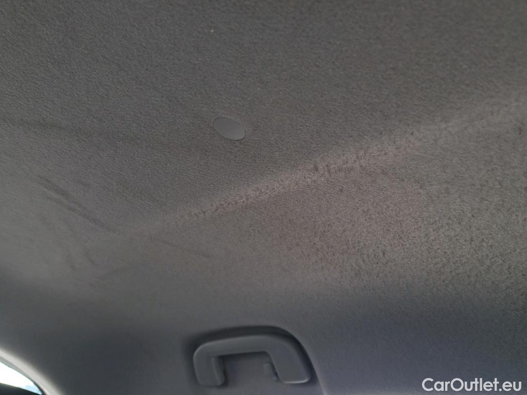  Toyota  Yaris TOYOTA  / 2020 / 5P / berlina con portón 1.5 120H Active Tech #4