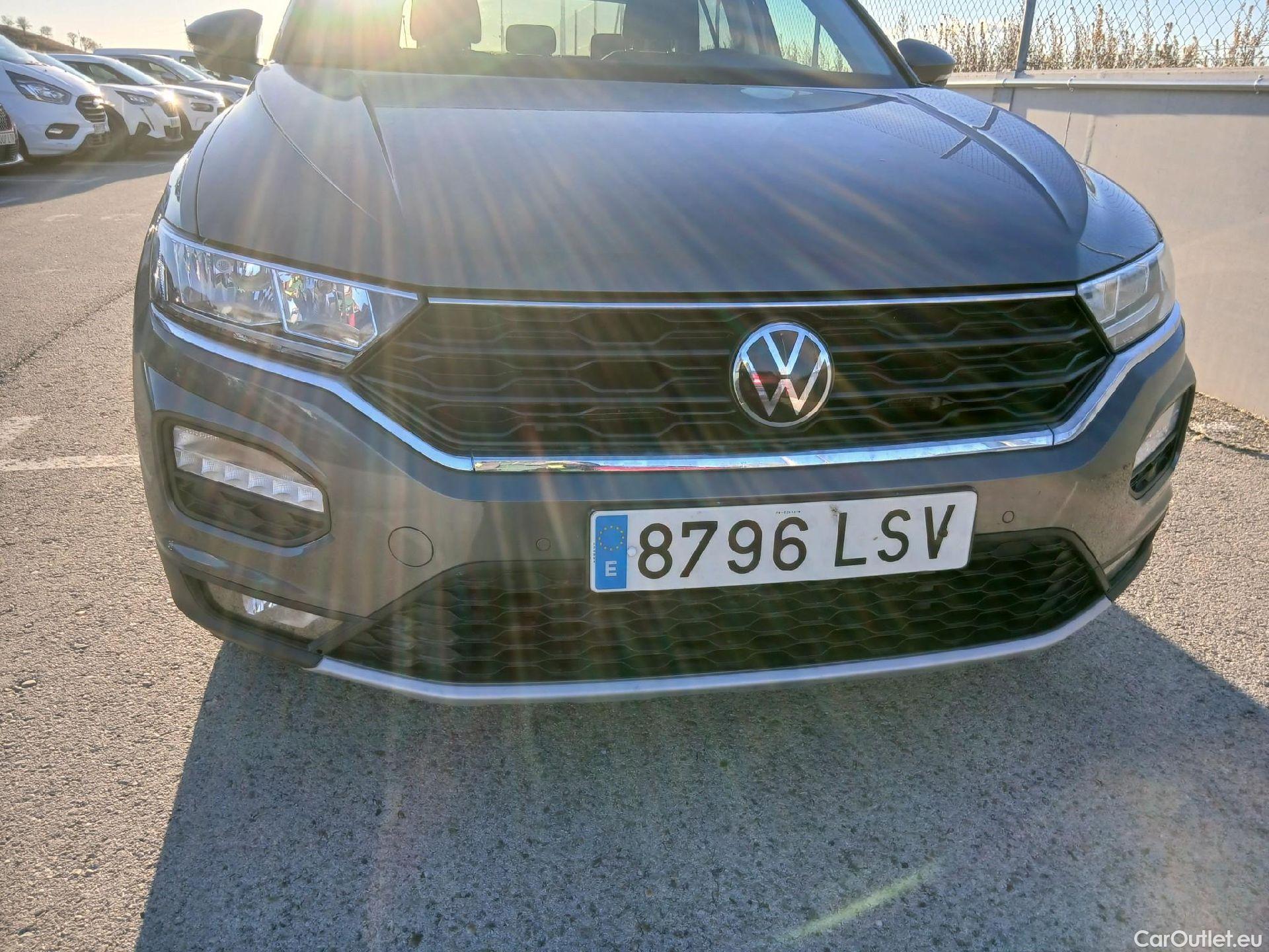  Volkswagen  T-ROC VOLKSWAGEN  / 2017 / 5P / todoterreno Advance 2.0 TDI 110kW (150CV) DSG (AC2) #3
