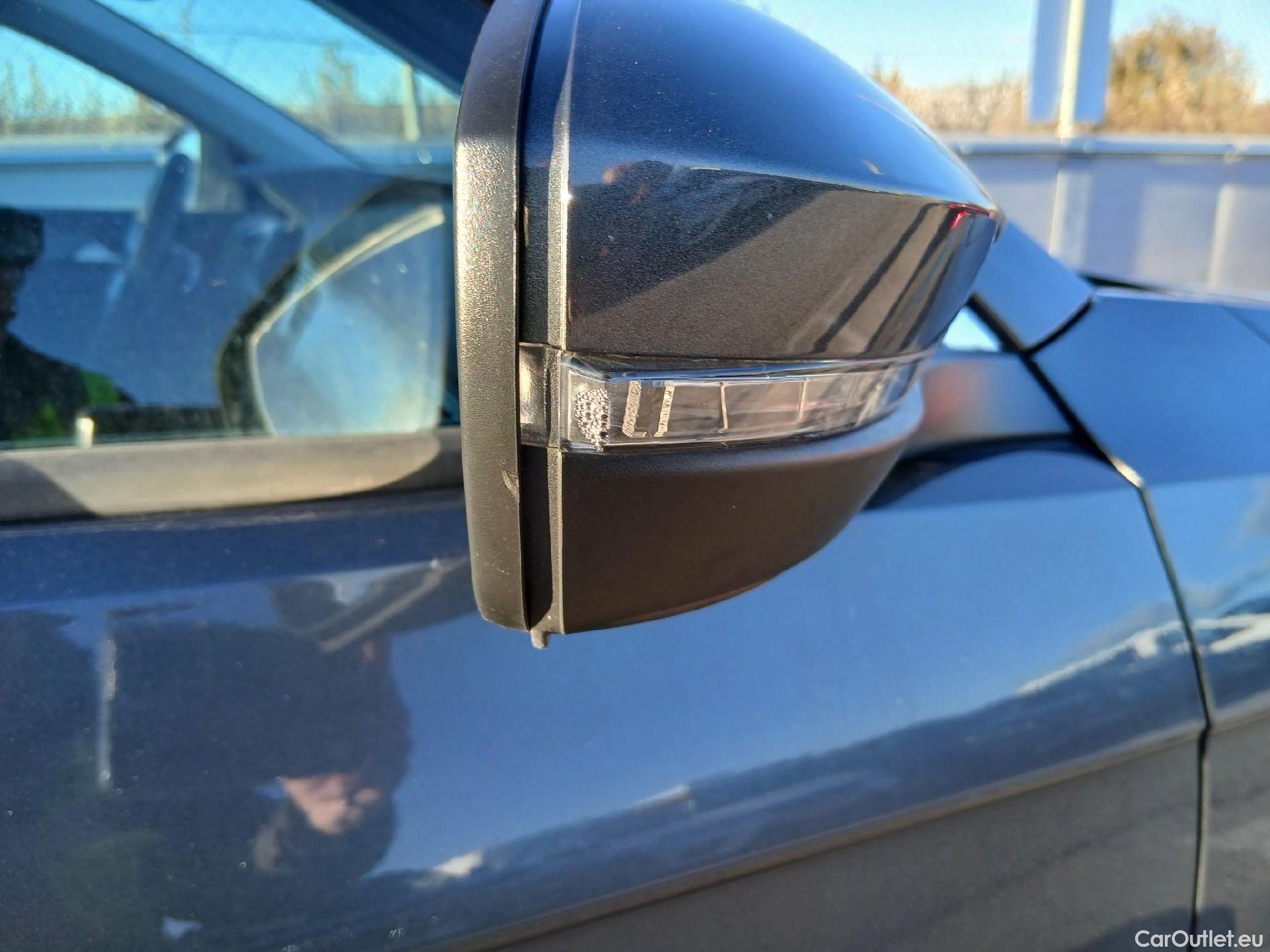  Volkswagen  T-ROC VOLKSWAGEN  / 2017 / 5P / todoterreno Advance 2.0 TDI 110kW (150CV) DSG (AC2) #22