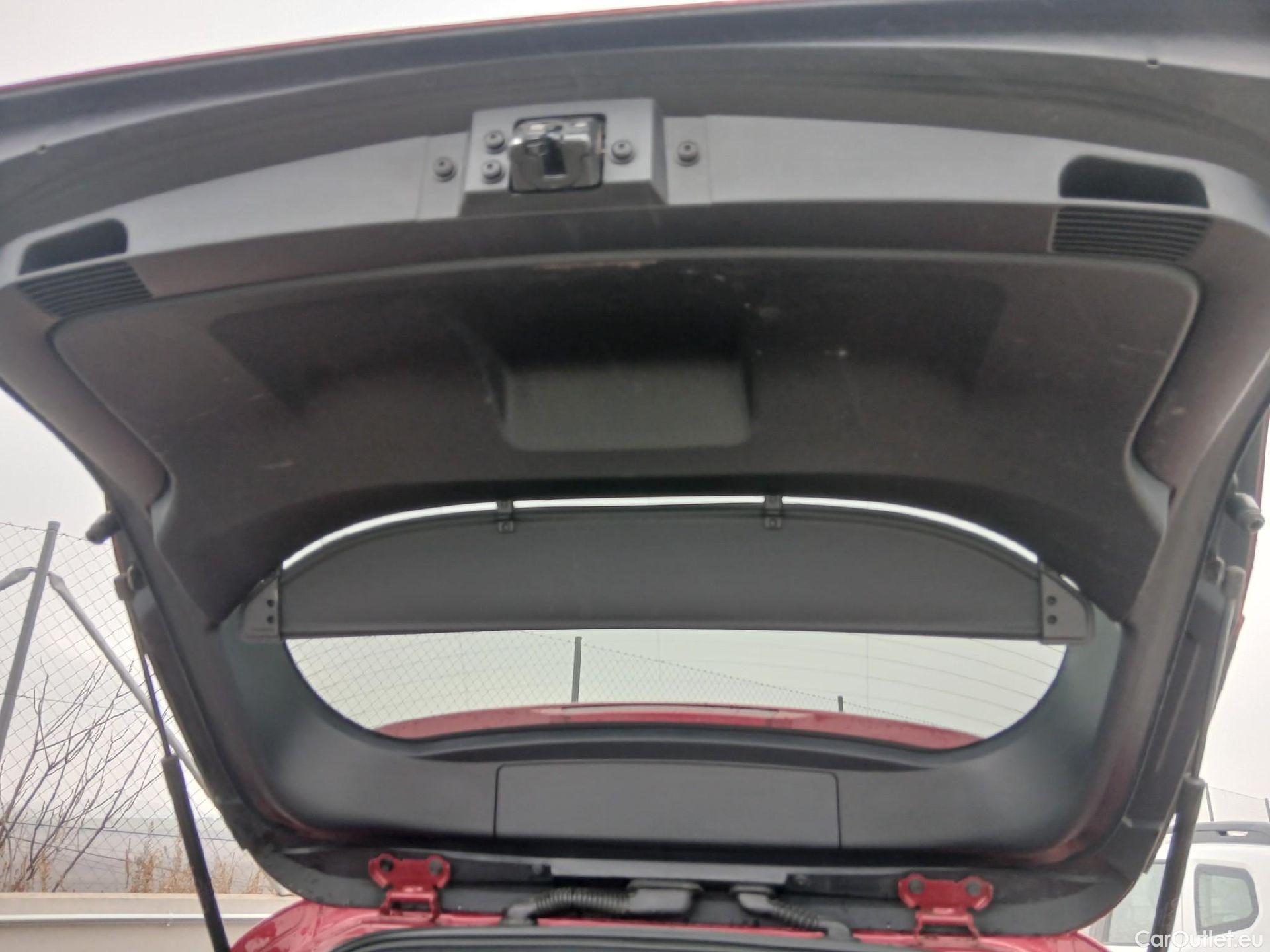  Toyota  Corolla TOYOTA  / 2019 / 5P / familiar 1.8 125H ACTIVE TECH E-CVT TOU SPORT #18