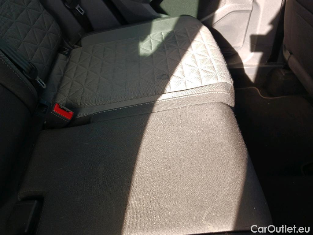  Volkswagen  Tiguan VOLKSWAGEN  / 2020 / 5P / todoterreno Life 2.0 TDI 110kW (150CV) DSG (AC2) #12