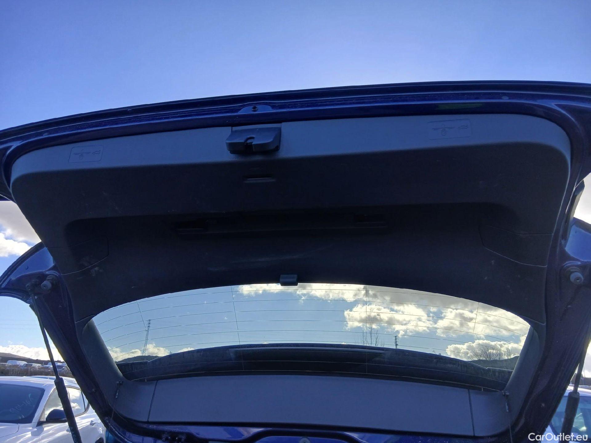  Volkswagen  Golf  VIII Berlina Life 1.0 TSI 110CV MT6 E6d #19