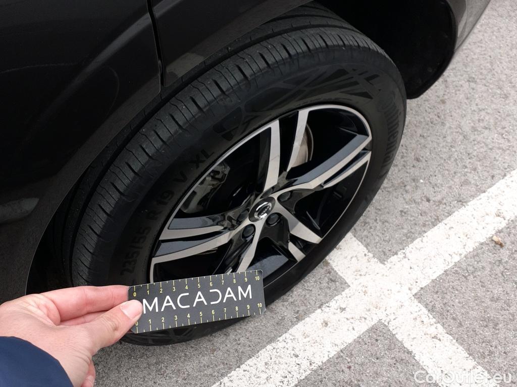  Volvo  XC60 VOLVO  / 2017 / 5P / todoterreno 2.0 T6 AWD Recharge R-Design Auto #1