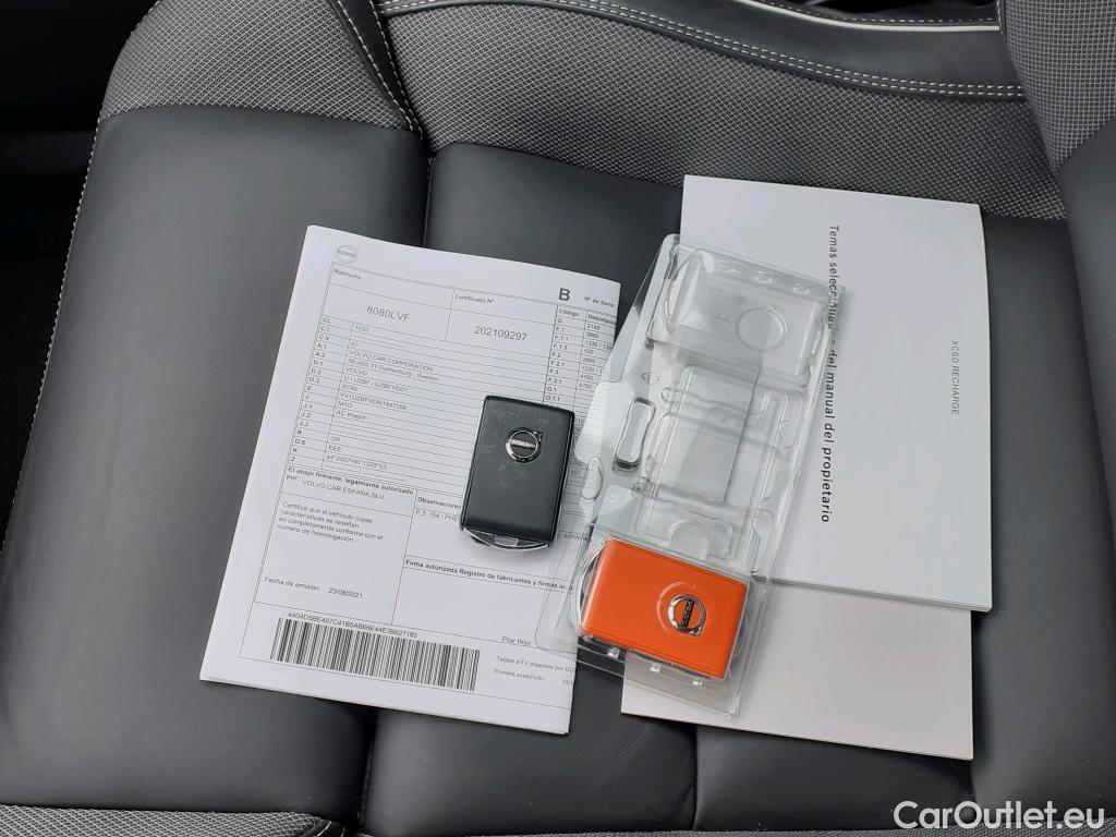  Volvo  XC60 VOLVO  / 2017 / 5P / todoterreno 2.0 T6 AWD Recharge R-Design Auto #3