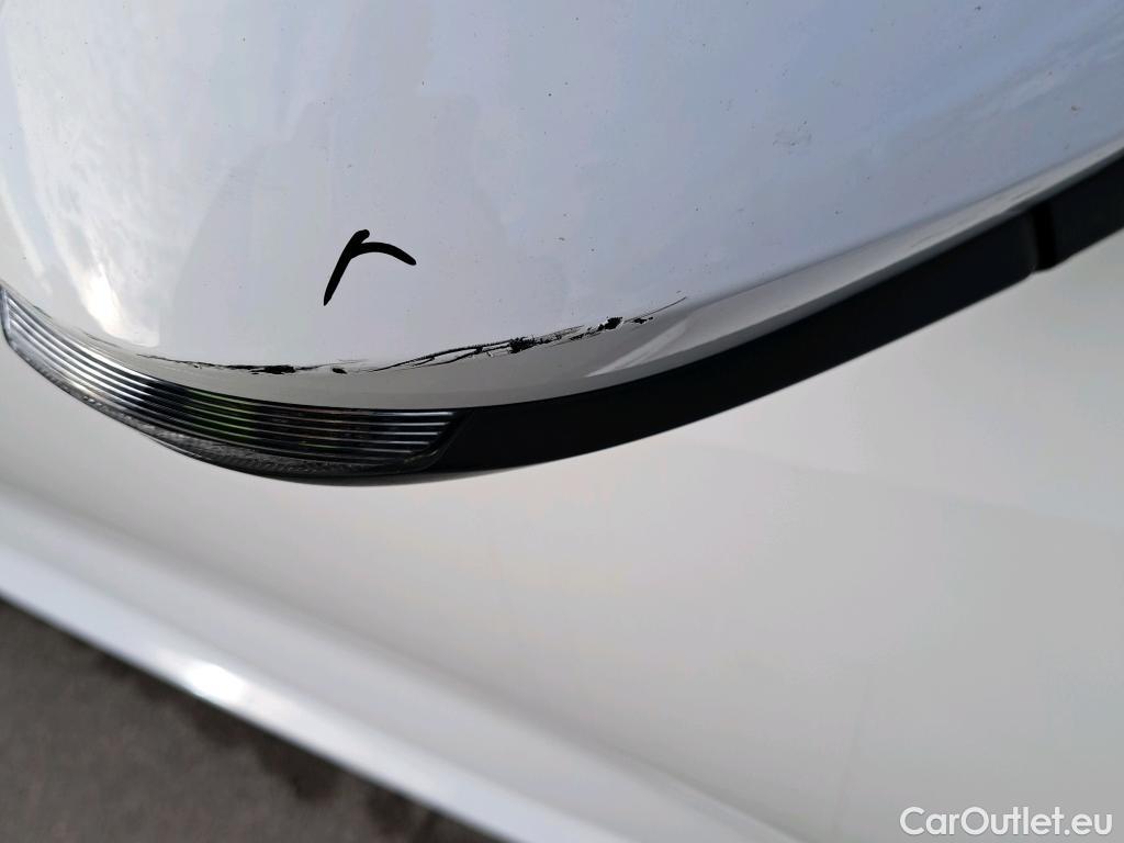  Toyota  Yaris TOYOTA  / 2020 / 5P / berlina con portón 1.5 120H Active Tech #19