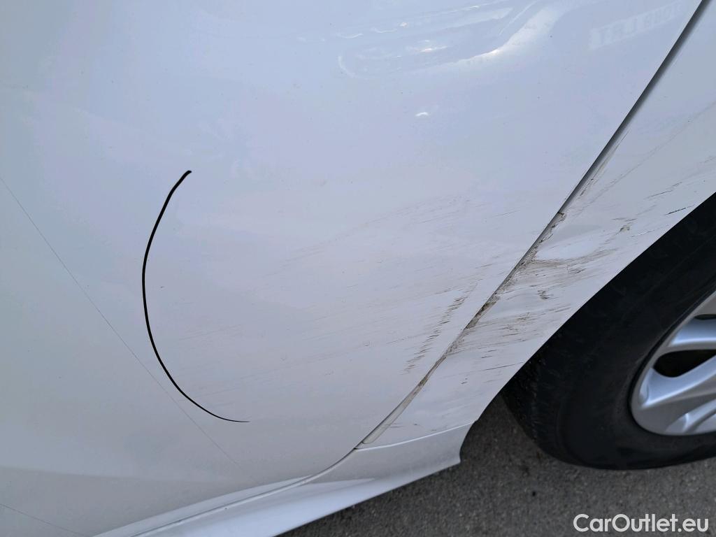  Toyota  Yaris TOYOTA  / 2020 / 5P / berlina con portón 1.5 120H Active Tech #15