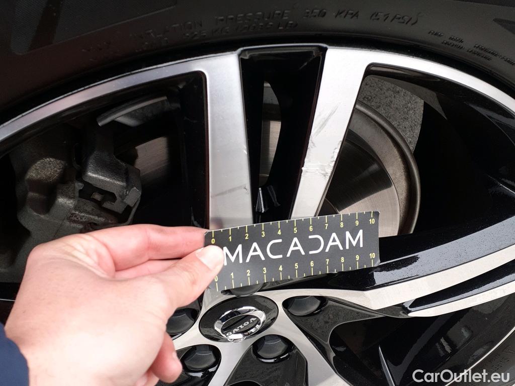  Volvo  XC60 VOLVO  / 2017 / 5P / todoterreno 2.0 T6 AWD Recharge R-Design Auto #2