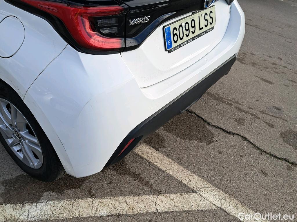  Toyota  Yaris TOYOTA  / 2020 / 5P / berlina con portón 1.5 120H Active Tech #7