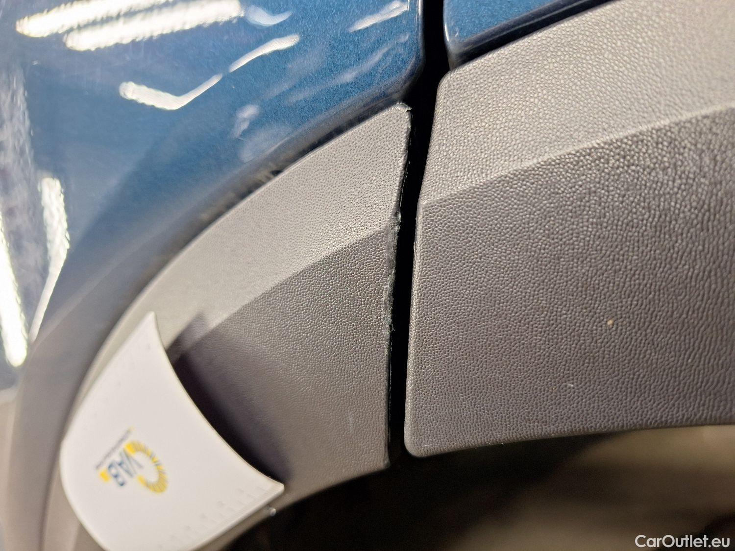  Mercedes  GLB Mercedes,  '19, Mercedes-Benz   200 d Business Solution 5d #25