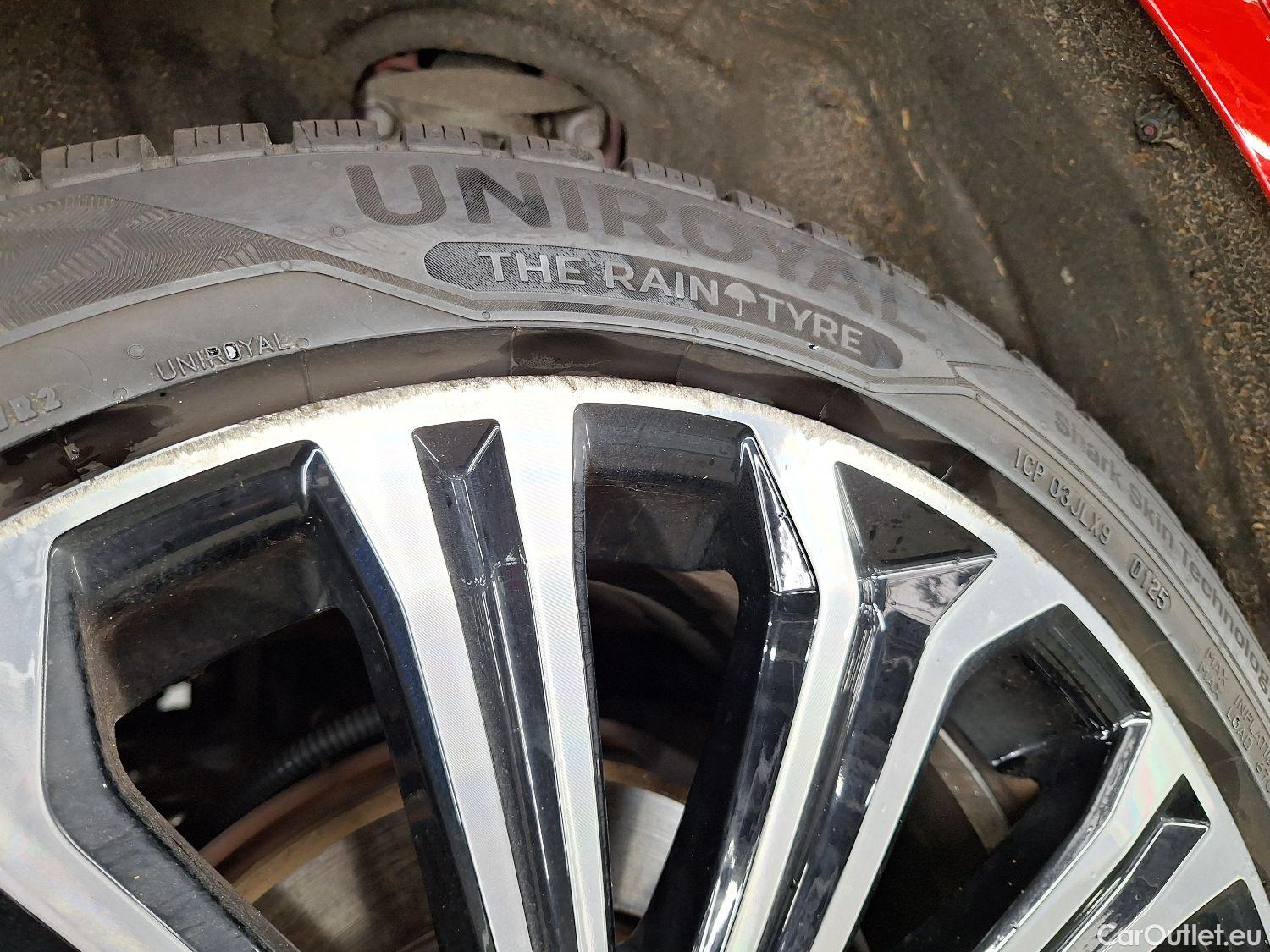  Toyota  Corolla Toyota,  TS '19, Toyota  Touring Sports 1.8 Hybrid Premium e #6