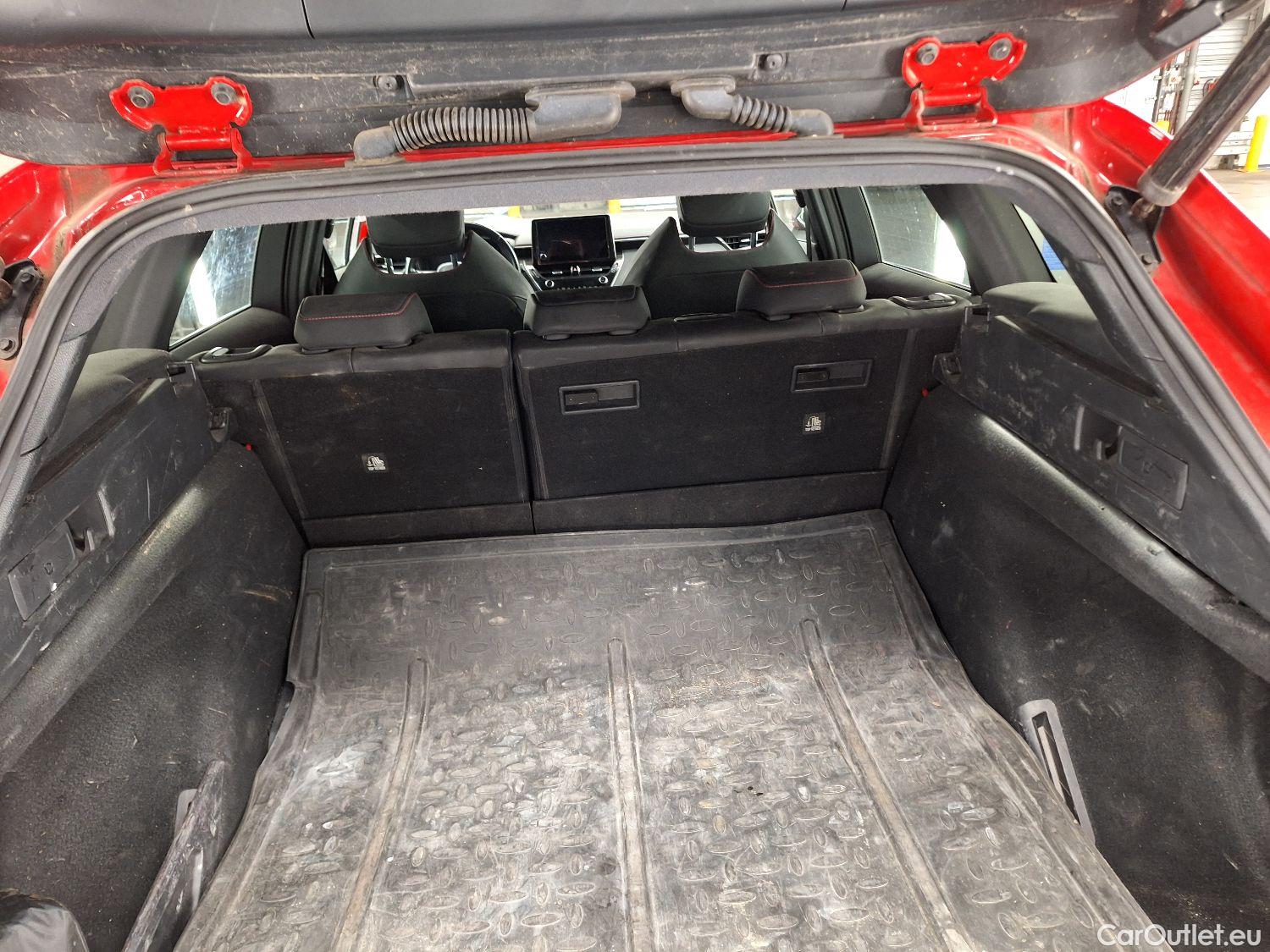  Toyota  Corolla Toyota,  TS '19, Toyota  Touring Sports 1.8 Hybrid Premium e #37