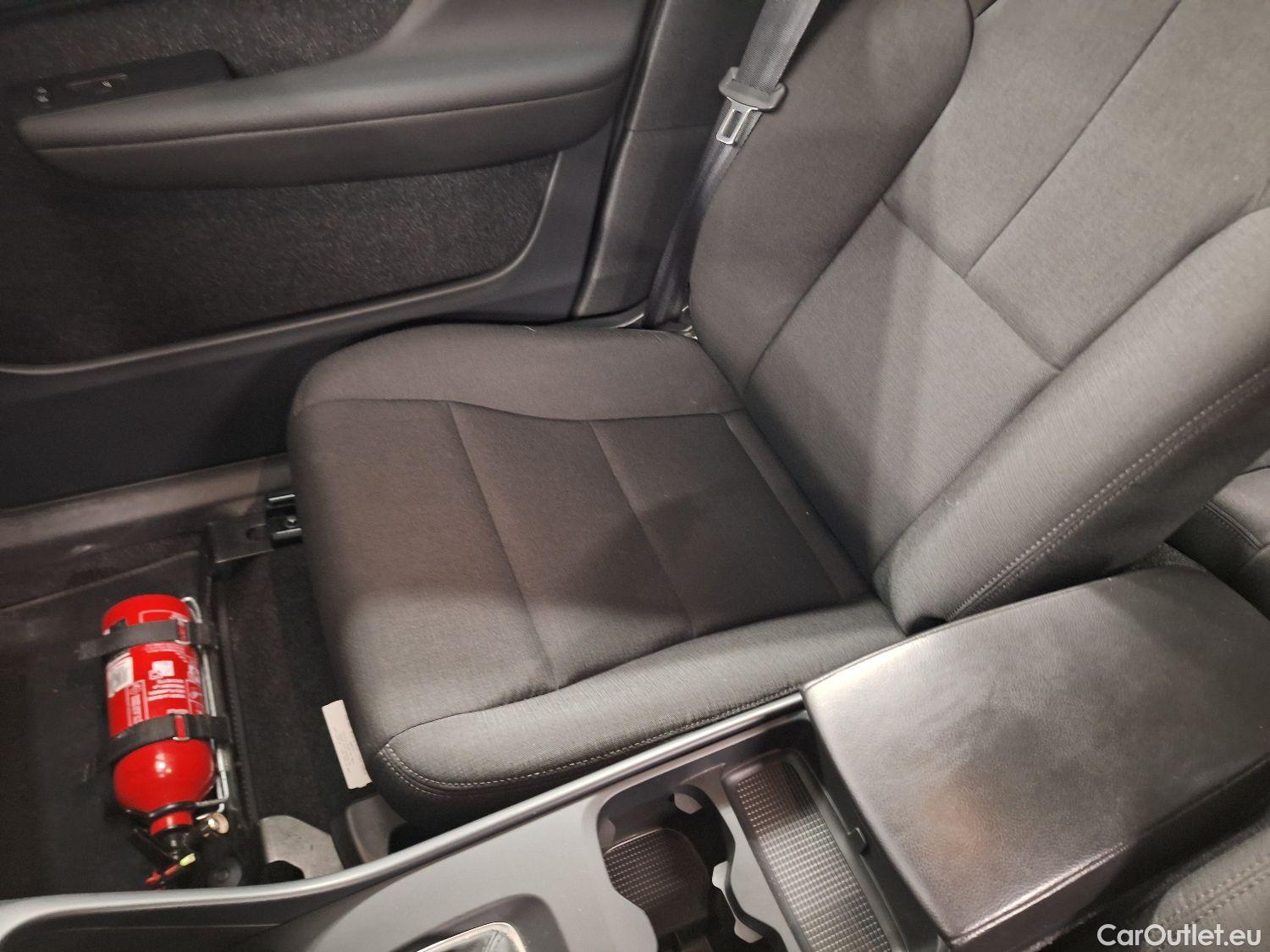  Volvo  XC 40 Volvo, XC40 '17, Volvo XC40 T3 XC40 5d #10