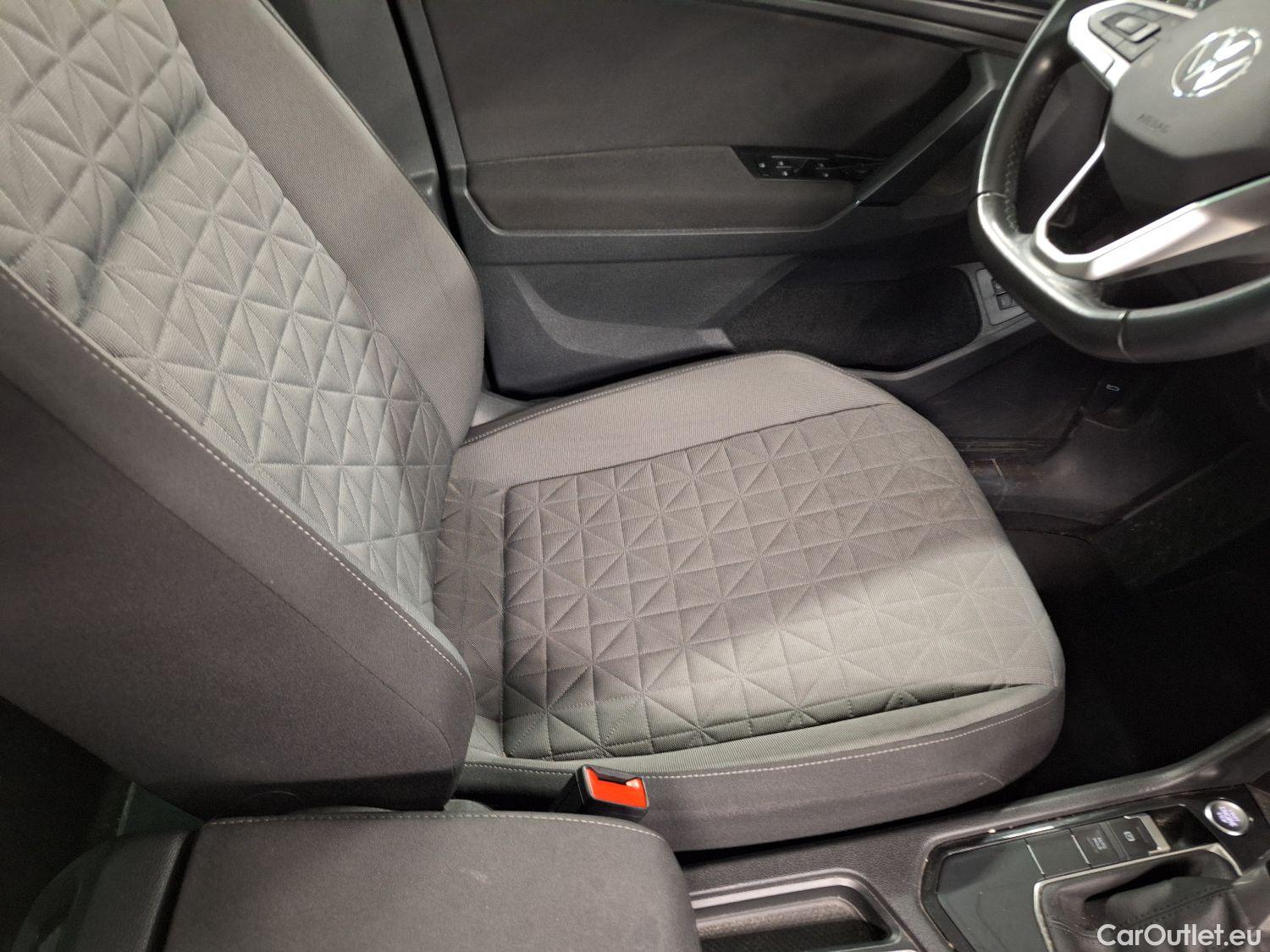  Volkswagen  Tiguan VW,  FL'20 PHEV, Volkswagen  1.4 eHybrid DSG Life 5d #24