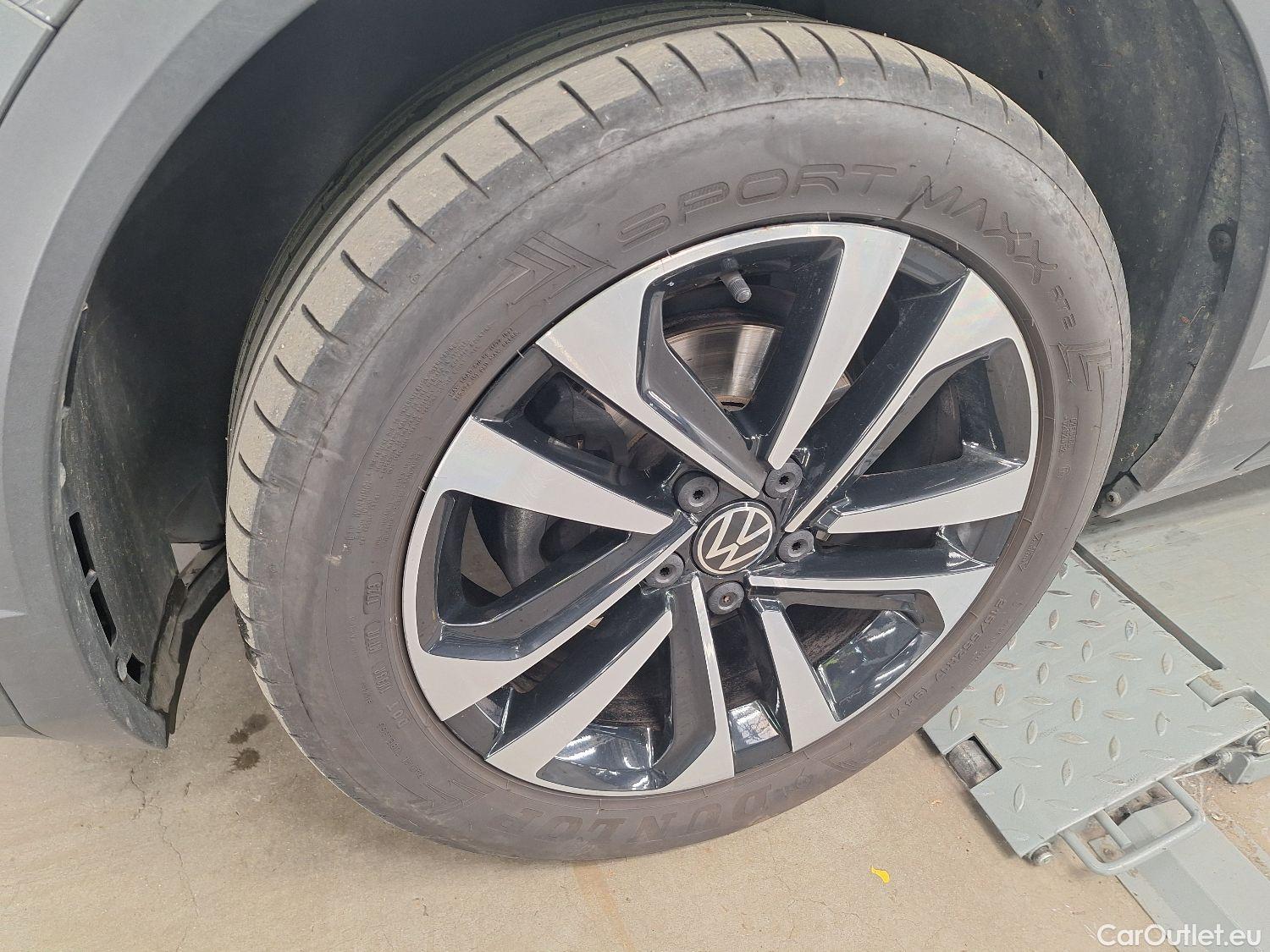  Volkswagen  T-ROC VW,  '17, Volkswagen  1.0 TSI United 5d #35