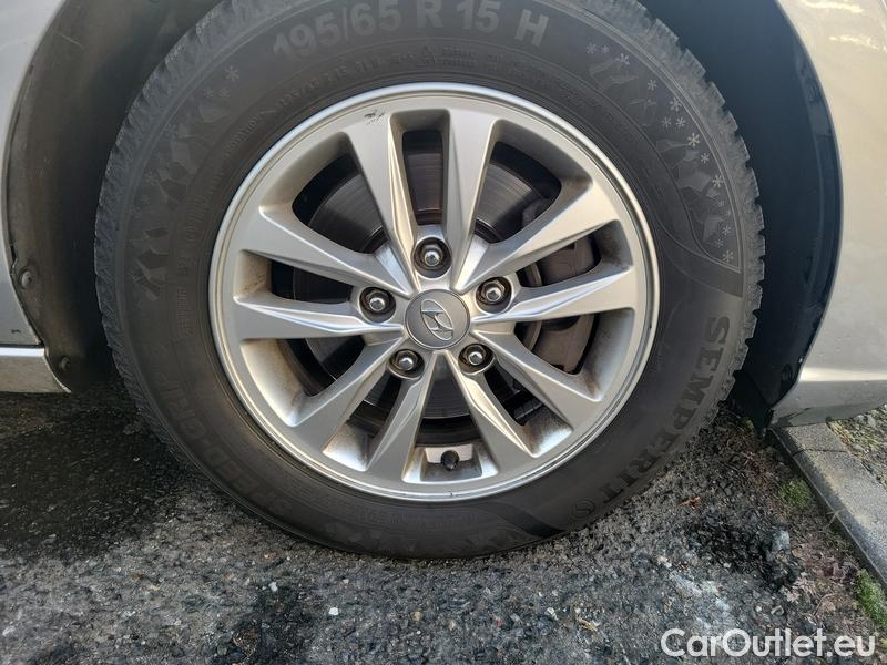  Hyundai  i30   cw (PD)(2017->)  kom.1.0TGDI 120 Comfort #15