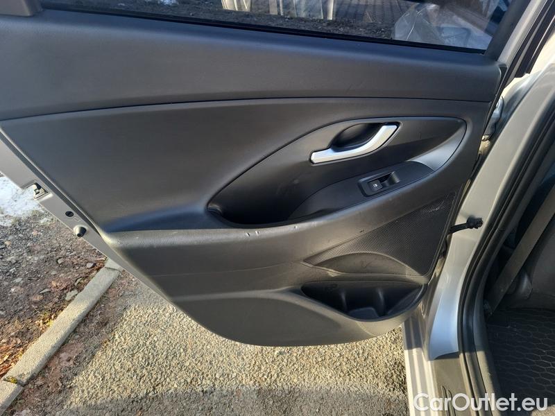  Hyundai  i30   cw (PD)(2017->)  kom.1.0TGDI 120 Comfort #21