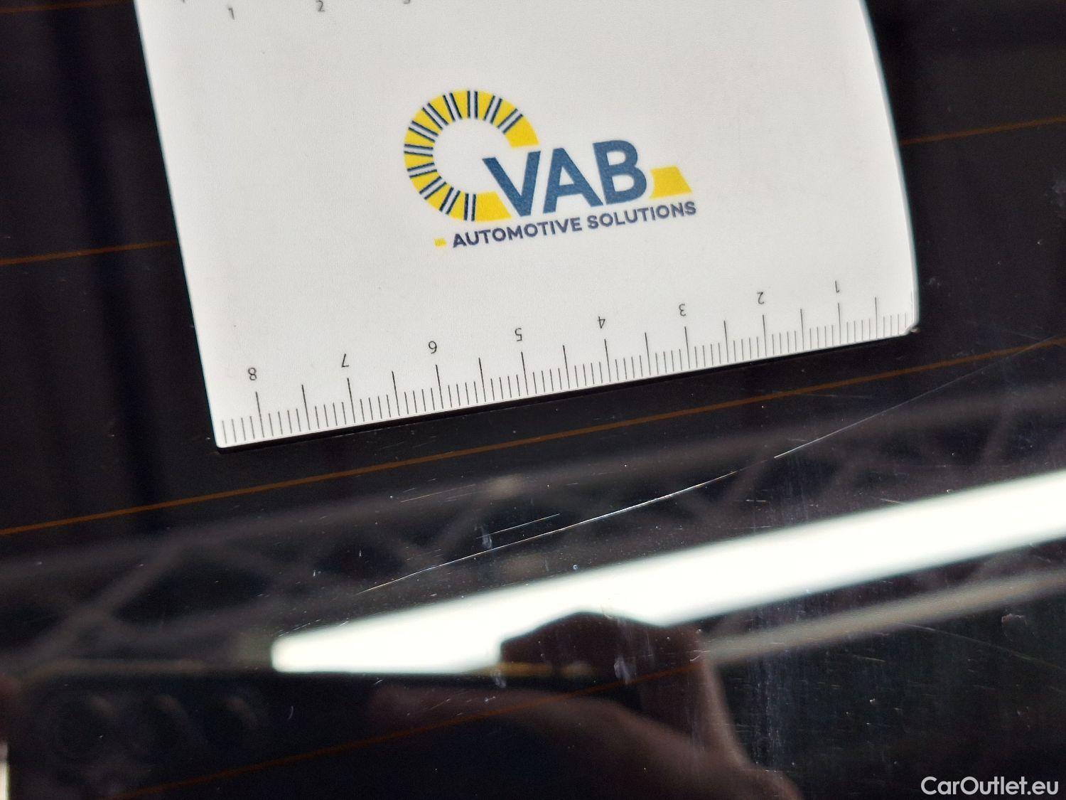  Volvo  XC 40 Volvo, XC40 '17, Volvo XC40 D3 Geartronic Inscription 5d #28