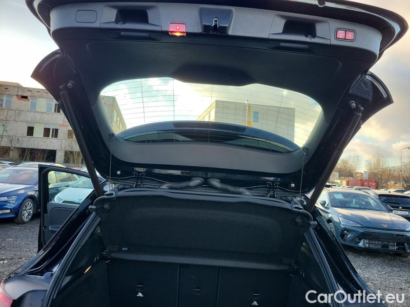  Mercedes  GLA  BM247 (2020)  250 e AT 5d #12