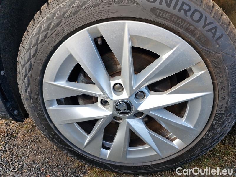  Skoda  Octavia  Lim. (NX3)(2020)  1.0TSI 81 Style #4