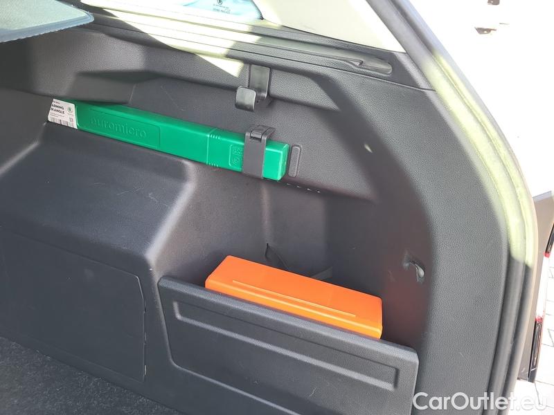  Skoda  Fabia  Combi (2015) Com.1.0TSI 70 Ambition 5d #10