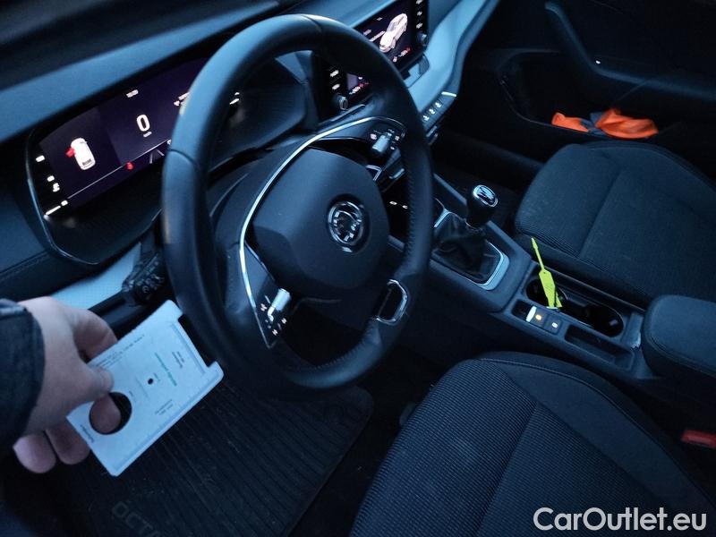  Skoda  Octavia  Combi (NX3)(2020) Oct.Combi 2.0TDI 85 Ambition #8