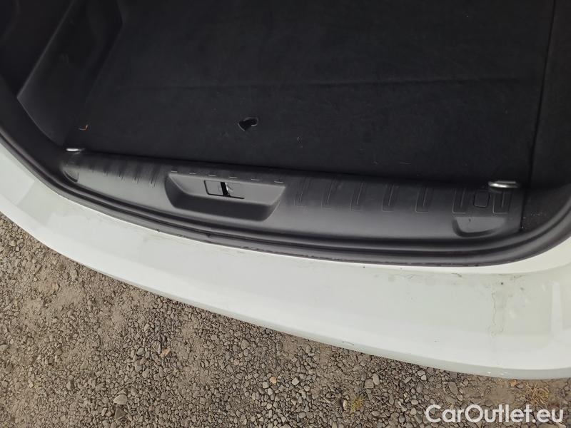  Peugeot  308  II (2013)  SW 1.2 110 Active #9