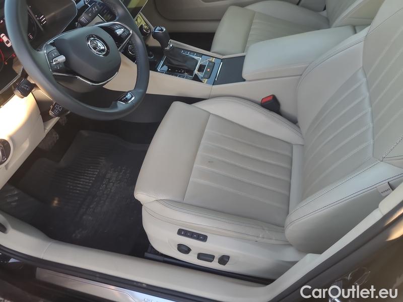  Skoda  Superb  (3V3)(2015) Supe.FL2.0TSI 140 L&K AT #13