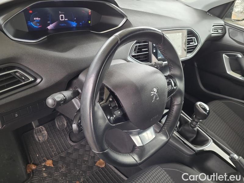  Peugeot  308  II (2013)  SW 1.2 110 Active #5