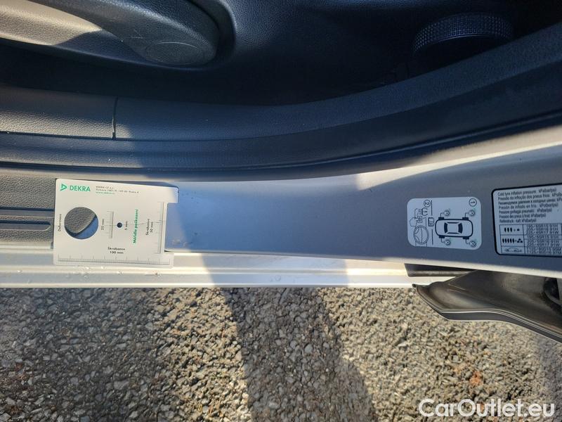  Hyundai  i30   cw (PD)(2017->)  kom.1.0TGDI 120 Comfort #24