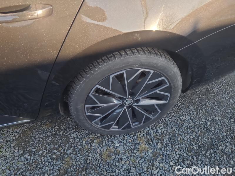  Skoda  Superb  (3V3)(2015) Supe.FL2.0TSI 140 L&K AT #5