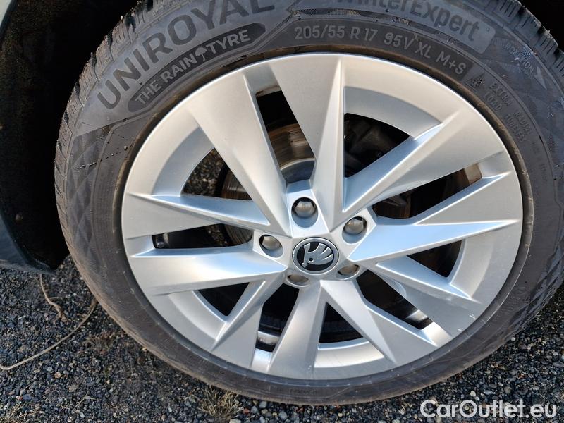  Skoda  Octavia  Lim. (NX3)(2020)  1.0TSI 81 Style #21