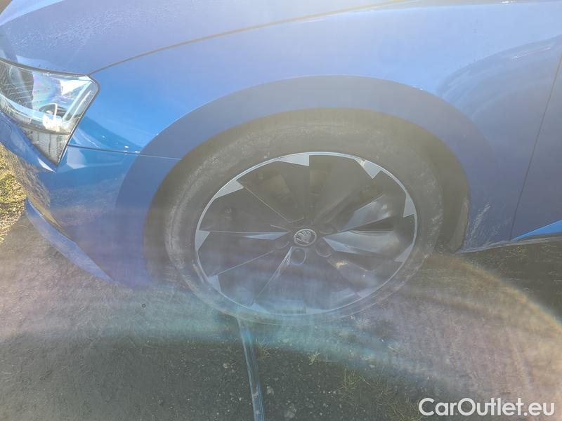  Skoda  Superb  (3V3)(2015) Supe.FL2.0TDI 110 Sportline AT #14