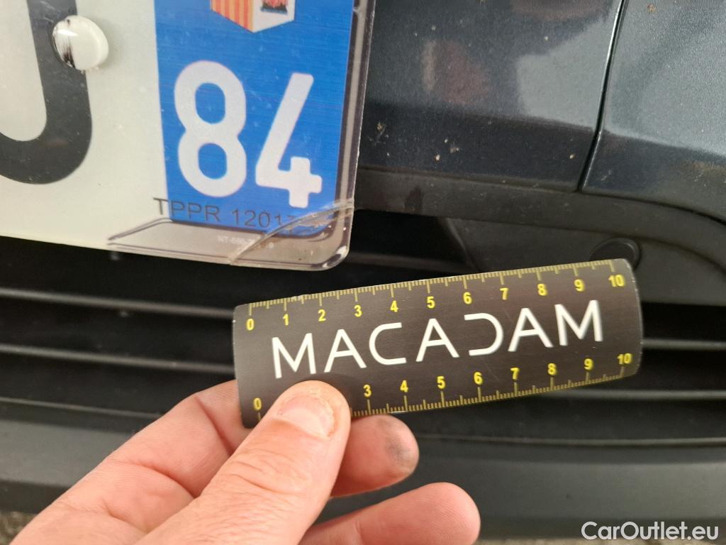  Renault  Kadjar RENAULT  / 2018 / 5P / Crossover Business Blue dCi 115 #16